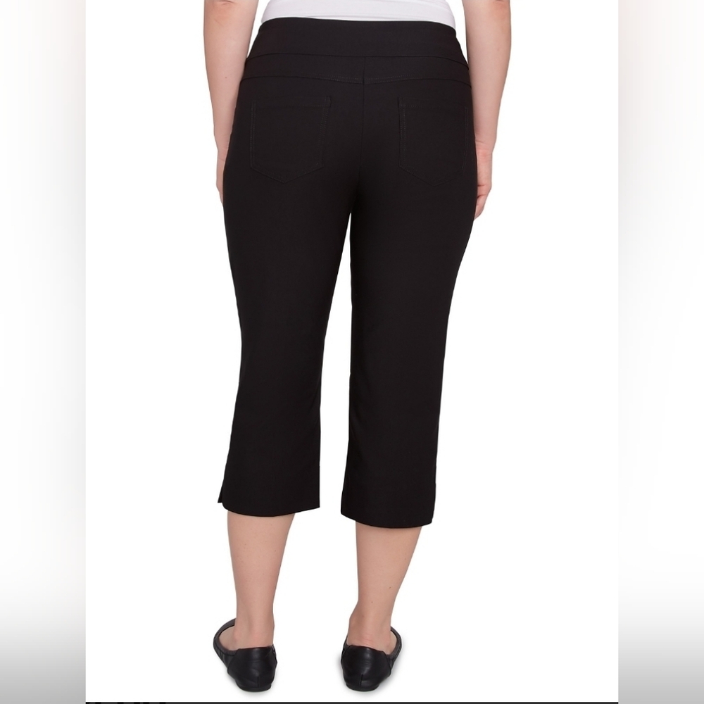 Women's Ruby Rd. Pull-On Silky Tech Capris, Black… - image 2